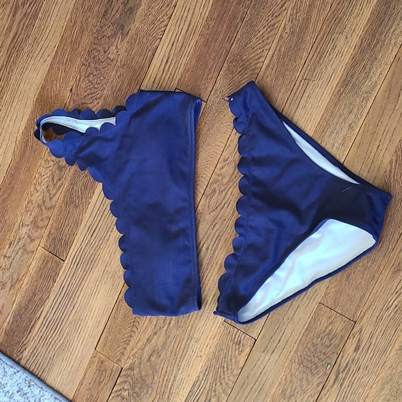 Cupshe navy blue scalloped one shoulder bikini - Picture 1 of 4